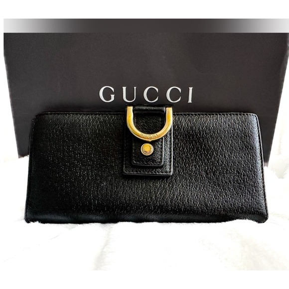 Gucci Handbags - Gucci EUC Monogram Abbey Continental Wallet